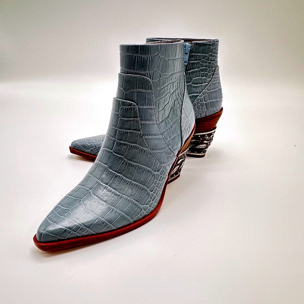 Gianni Bini Blue Croc Embossed Leather Floral Metal Heel Ankle Boots 6M